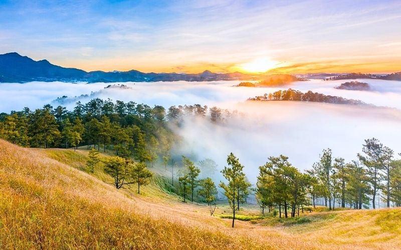Đón bình minh giữa biển mây bồng bềnh